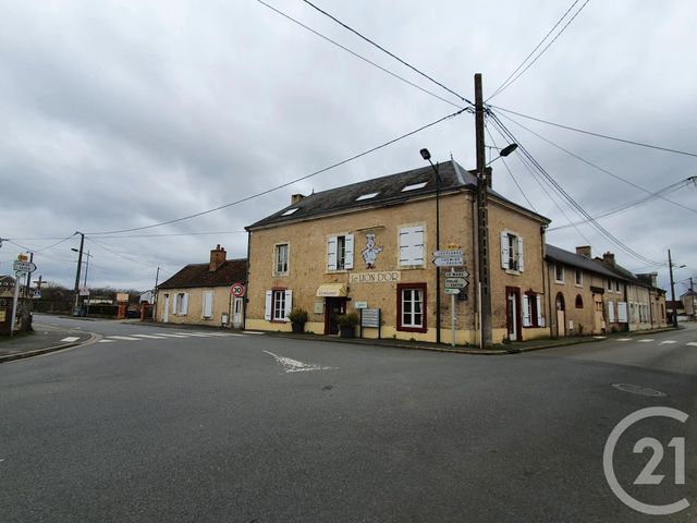 Agrandir la photo Immeuble à vendre - 523 m2 - La Suze Sur Sarthe - 72 - PAYS-DE-LOIRE