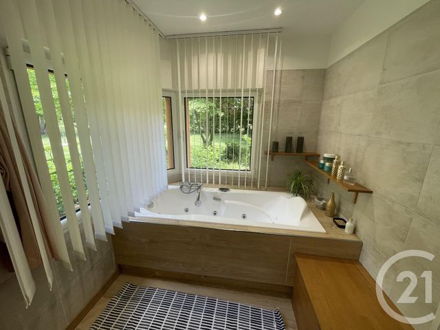 Agrandir la photo Maison à vendre - 10 pièces - 245,60 m2 - Allonnes - 72 - PAYS-DE-LOIRE