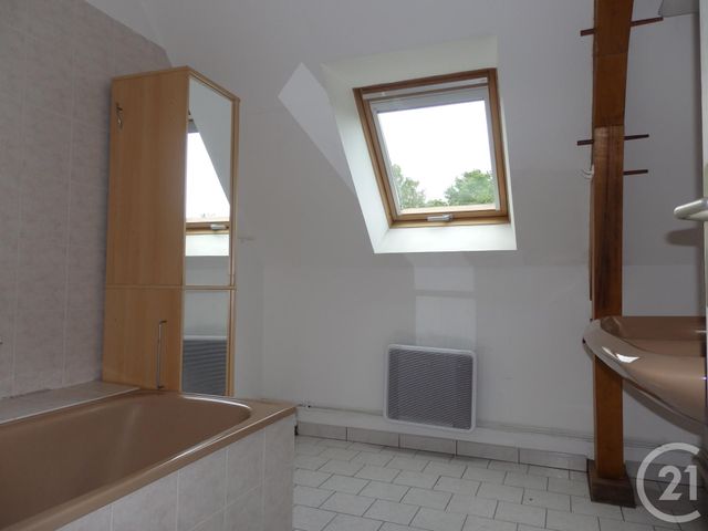 Agrandir la photo Maison à louer - 7 pièces - 101,71 m2 - ST MARS D OUTILLE - 72 - PAYS-DE-LOIRE
