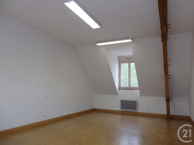Agrandir la photo Maison à louer - 7 pièces - 101,71 m2 - ST MARS D OUTILLE - 72 - PAYS-DE-LOIRE