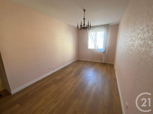 Agrandir la photo Appartement T5 à louer - 6 pièces - 156,02 m2 - LE MANS - 72 - PAYS-DE-LOIRE