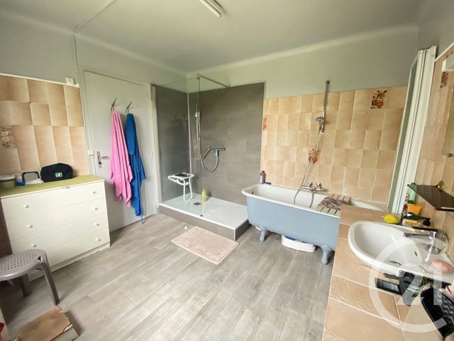 Agrandir la photo Maison à vendre - 11 pièces - 287 m2 - La Chapelle St Aubin - 72 - PAYS-DE-LOIRE