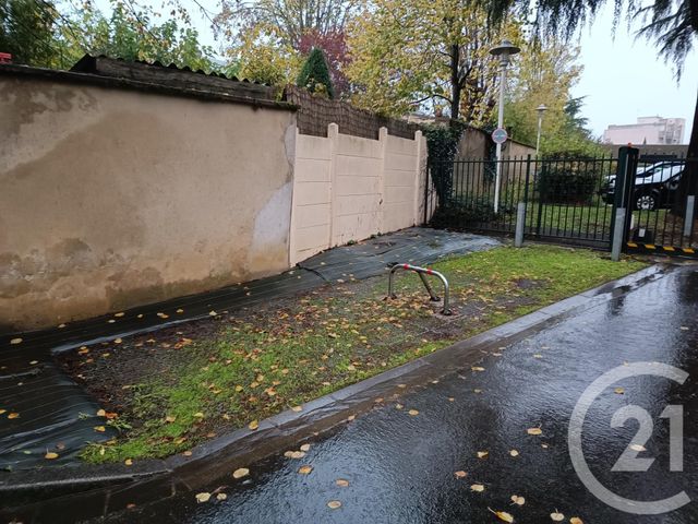 Agrandir la photo Parking à louer - 9 m2 - Le Mans - 72 - PAYS-DE-LOIRE