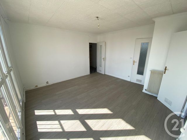 Agrandir la photo Appartement F4 à louer - 4 pièces - 61,10 m2 - Le Mans - 72 - PAYS-DE-LOIRE