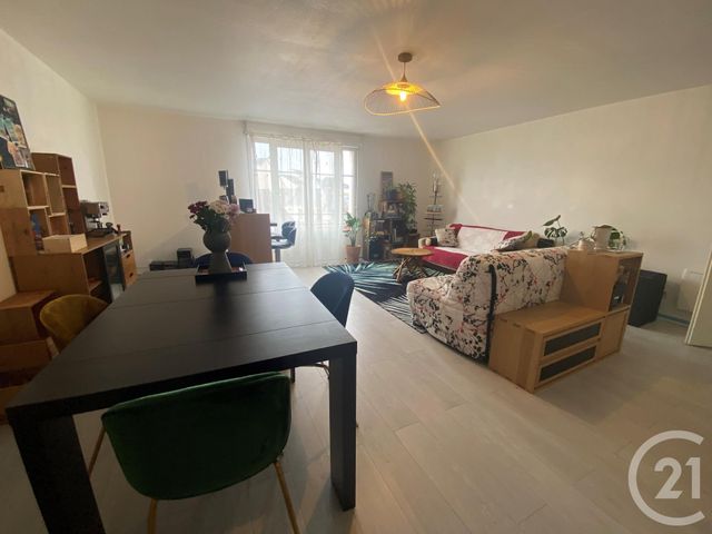 Agrandir la photo Appartement F4 à louer - 4 pièces - 95 m2 - Le Mans - 72 - PAYS-DE-LOIRE
