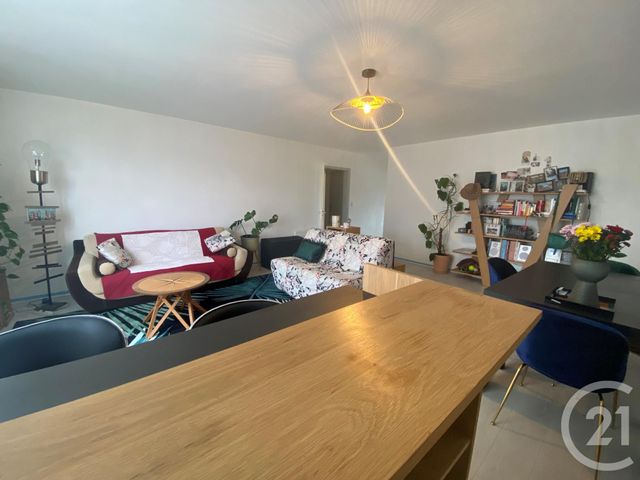 Agrandir la photo Appartement F4 à louer - 4 pièces - 95 m2 - Le Mans - 72 - PAYS-DE-LOIRE