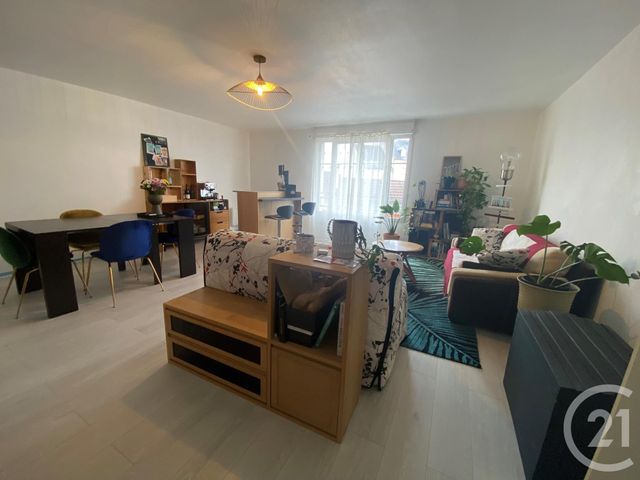 Agrandir la photo Appartement F4 à louer - 4 pièces - 95 m2 - Le Mans - 72 - PAYS-DE-LOIRE