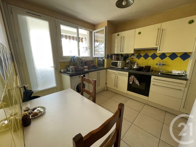 Appartement F4 à vendre - 4 pièces - 78,93 m2 - Allonnes - 72 - PAYS-DE-LOIRE