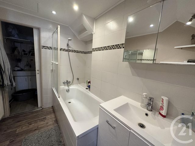 Agrandir la photo Maison à vendre - 4 pièces - 113,58 m2 - La Chapelle St Aubin - 72 - PAYS-DE-LOIRE