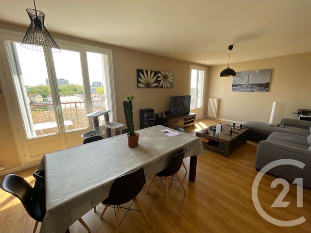 Agrandir la photo Appartement F4 à vendre - 4 pièces - 81,02 m2 - Allonnes - 72 - PAYS-DE-LOIRE