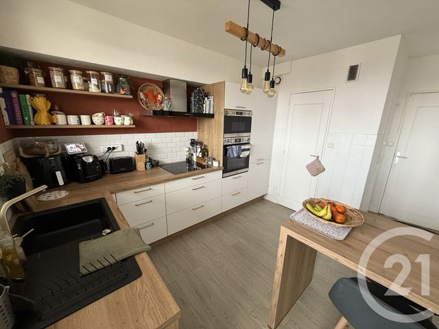 Appartement F5 à vendre - 5 pièces - 87,76 m2 - Allonnes - 72 - PAYS-DE-LOIRE