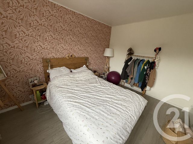 Appartement F5 à vendre - 5 pièces - 87,76 m2 - Allonnes - 72 - PAYS-DE-LOIRE