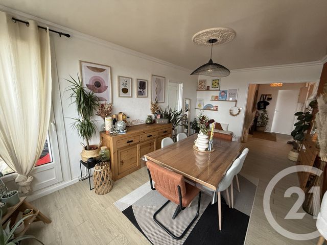 Appartement F5 à vendre - 5 pièces - 87,76 m2 - Allonnes - 72 - PAYS-DE-LOIRE