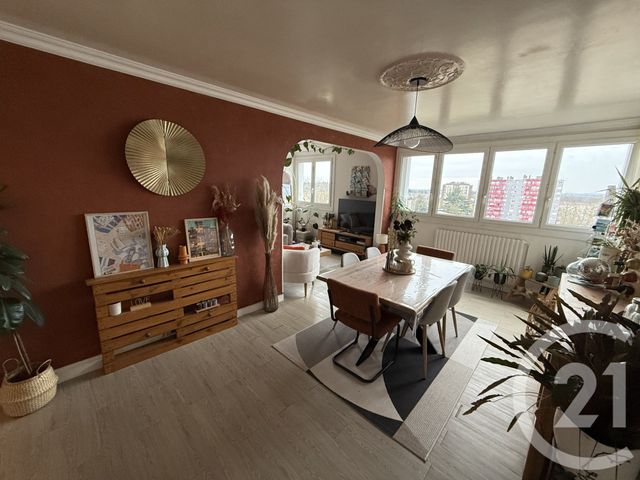 Appartement F5 à vendre - 5 pièces - 87,76 m2 - Allonnes - 72 - PAYS-DE-LOIRE