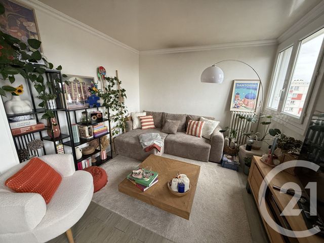 Appartement F5 à vendre - 5 pièces - 87,76 m2 - Allonnes - 72 - PAYS-DE-LOIRE