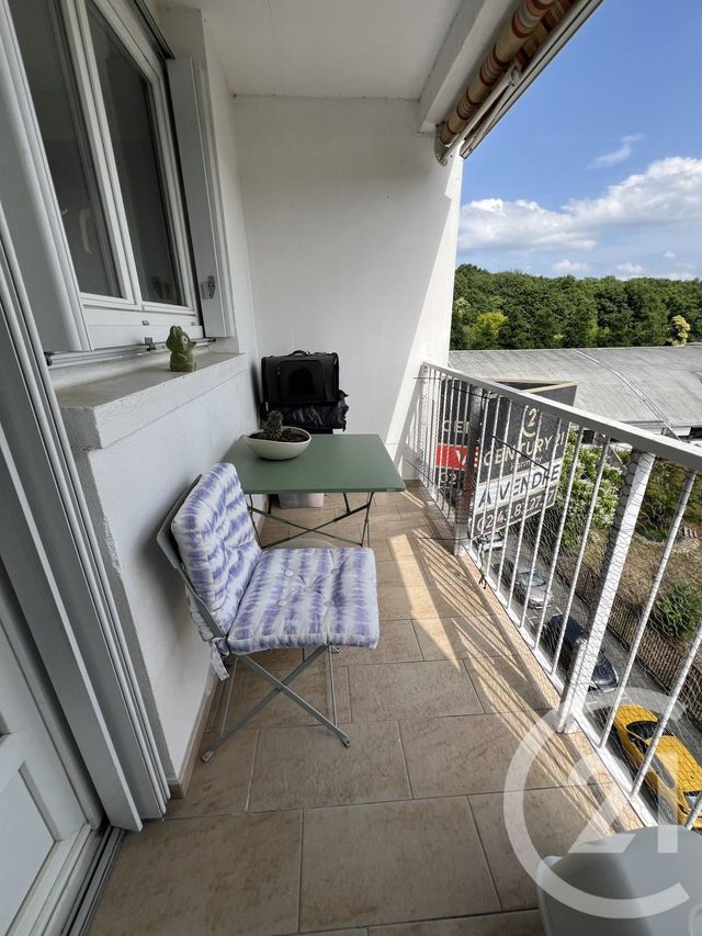 Appartement T3 à vendre - 3 pièces - 67,22 m2 - Allonnes - 72 - PAYS-DE-LOIRE