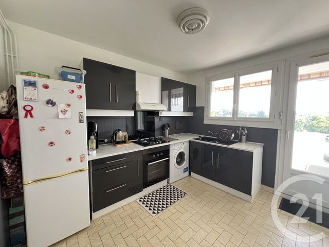 Appartement T3 à vendre - 3 pièces - 67,22 m2 - Allonnes - 72 - PAYS-DE-LOIRE