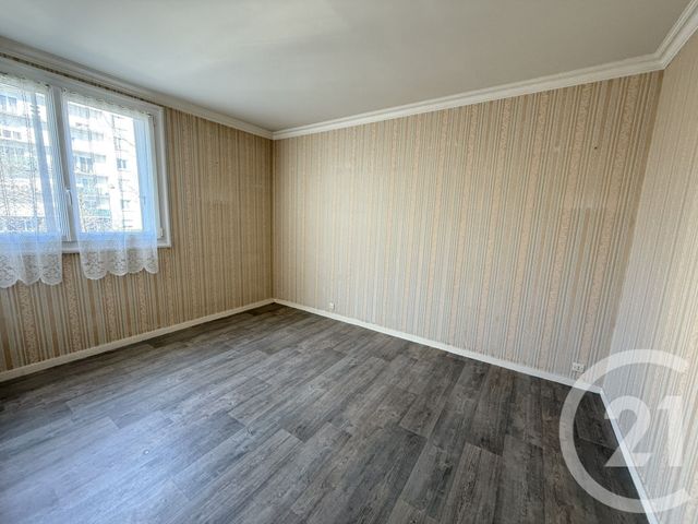 Agrandir la photo Appartement F4 à vendre - 4 pièces - 78,93 m2 - Allonnes - 72 - PAYS-DE-LOIRE