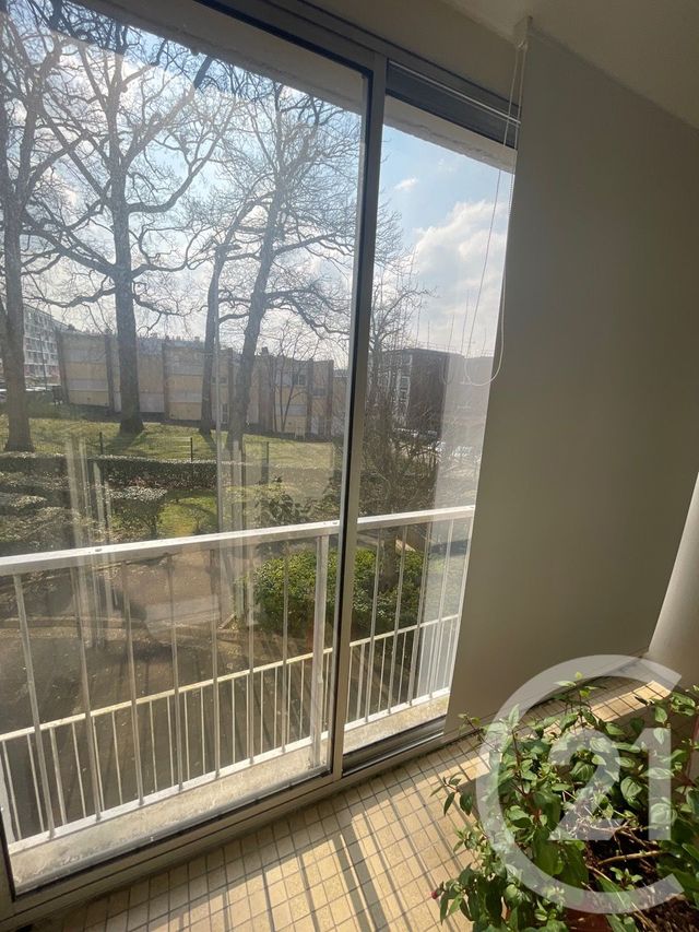 Agrandir la photo Appartement F4 à vendre - 4 pièces - 78,93 m2 - Allonnes - 72 - PAYS-DE-LOIRE
