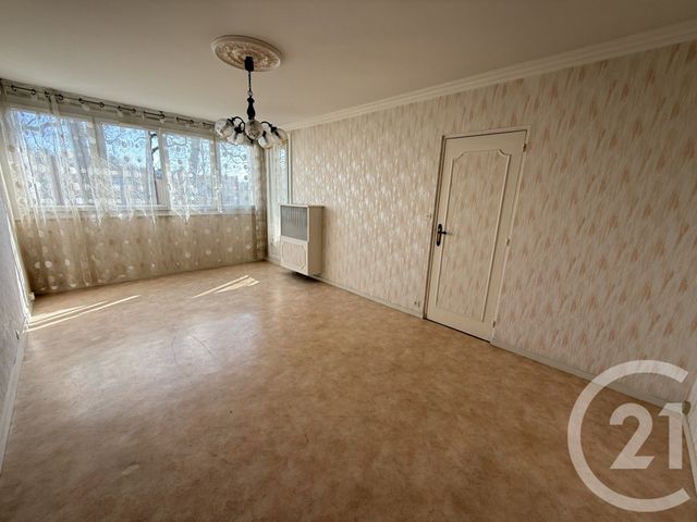 Agrandir la photo Appartement F4 à vendre - 4 pièces - 78,93 m2 - Allonnes - 72 - PAYS-DE-LOIRE