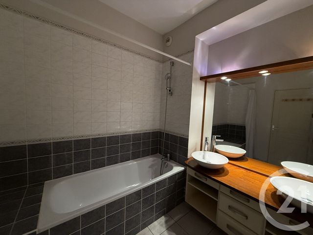 Agrandir la photo Appartement T4 à louer - 4 pièces - 98,97 m2 - Le Mans - 72 - PAYS-DE-LOIRE