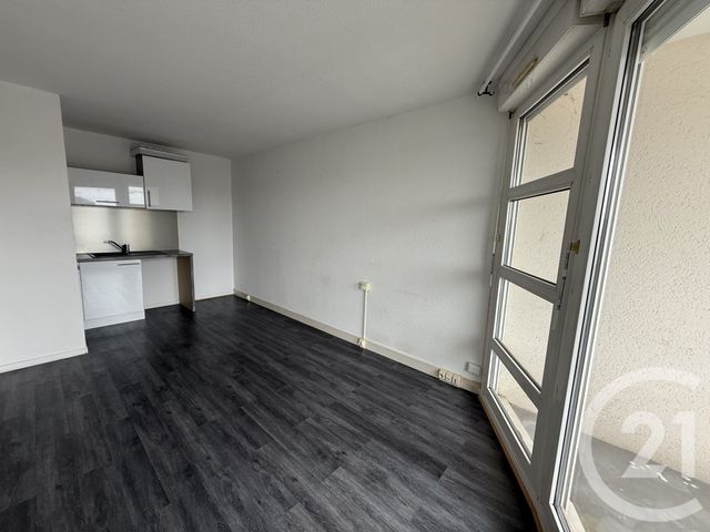 Appartement T2 à louer - 2 pièces - 31,90 m2 - Le Mans - 72 - PAYS-DE-LOIRE