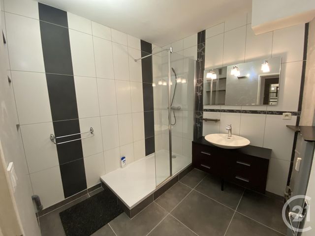 Appartement T3 à louer - 3 pièces - 76,18 m2 - Le Mans - 72 - PAYS-DE-LOIRE