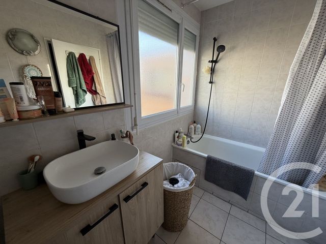 Appartement T4 à vendre - 4 pièces - 86,97 m2 - Le Mans - 72 - PAYS-DE-LOIRE