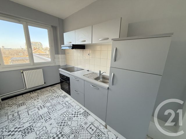 Appartement T3 à louer - 3 pièces - 74,05 m2 - Le Mans - 72 - PAYS-DE-LOIRE