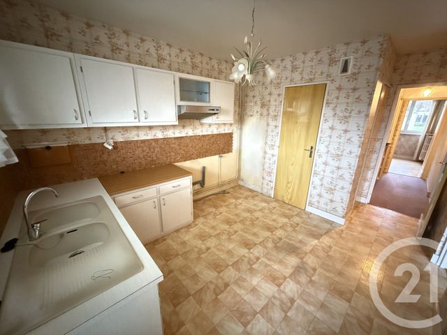 Appartement F4 &agrave; vendre - 4 pi&egrave;ces - 77,96 m2 - Allonnes - 72 - PAYS-DE-LOIRE