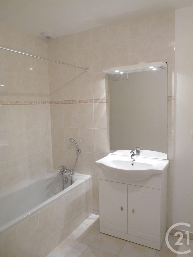 Maison &agrave; louer - 4 pi&egrave;ces - 91,28 m2 - Le Mans - 72 - PAYS-DE-LOIRE