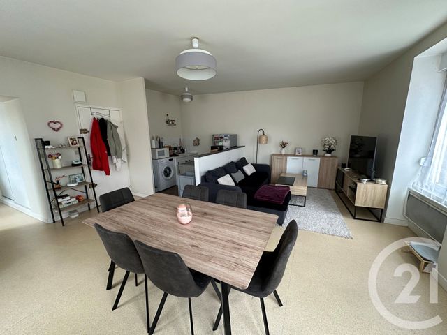Appartement F3 &agrave; louer - 3 pi&egrave;ces - 59,58 m2 - La Bazoge - 72 - PAYS-DE-LOIRE