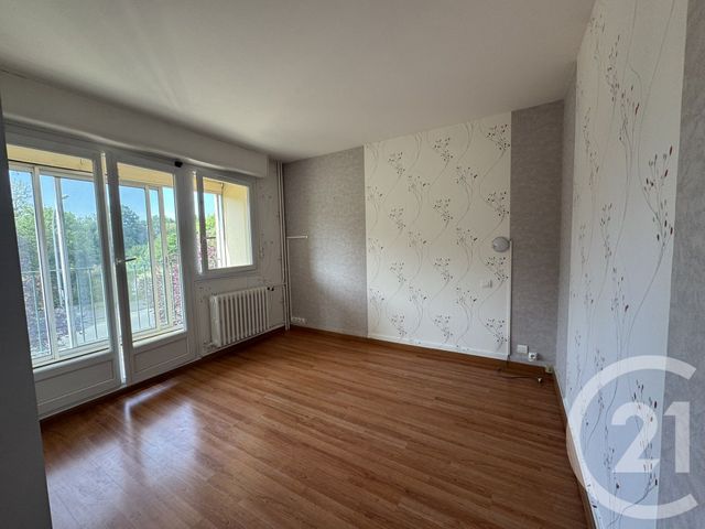 Appartement T3 &agrave; louer - 3 pi&egrave;ces - 79,74 m2 - Le Mans - 72 - PAYS-DE-LOIRE